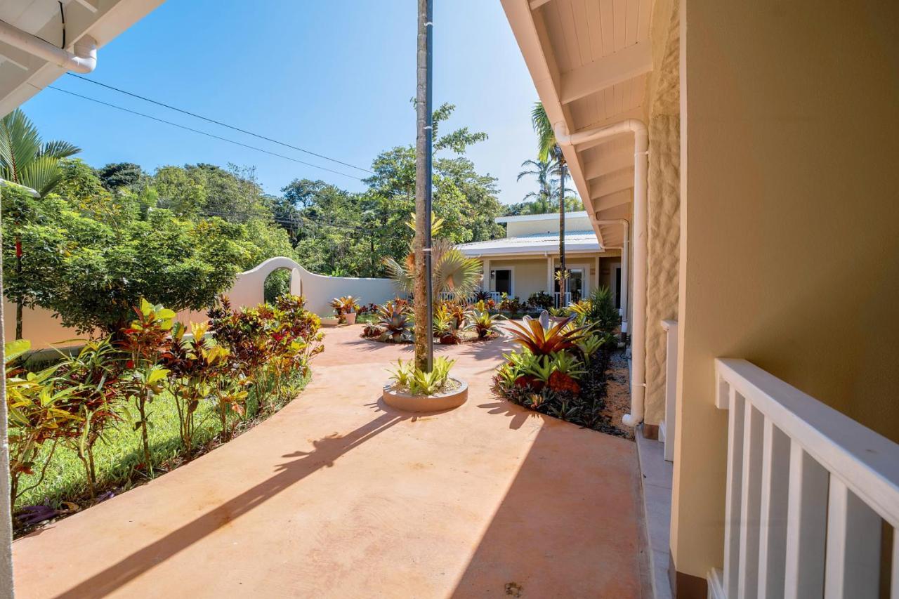 Villa Casa Azul & Arena Blanca Apartamentos Puerto Viejo de Talamanca Exterior photo